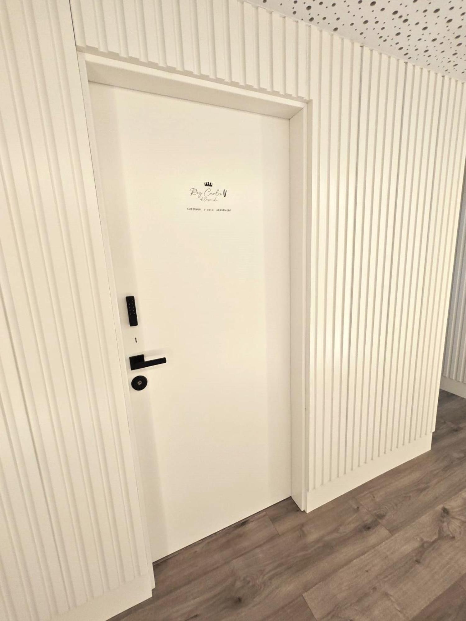 La Parada Del Rey - Luxury Suites プラセンシア エクステリア 写真