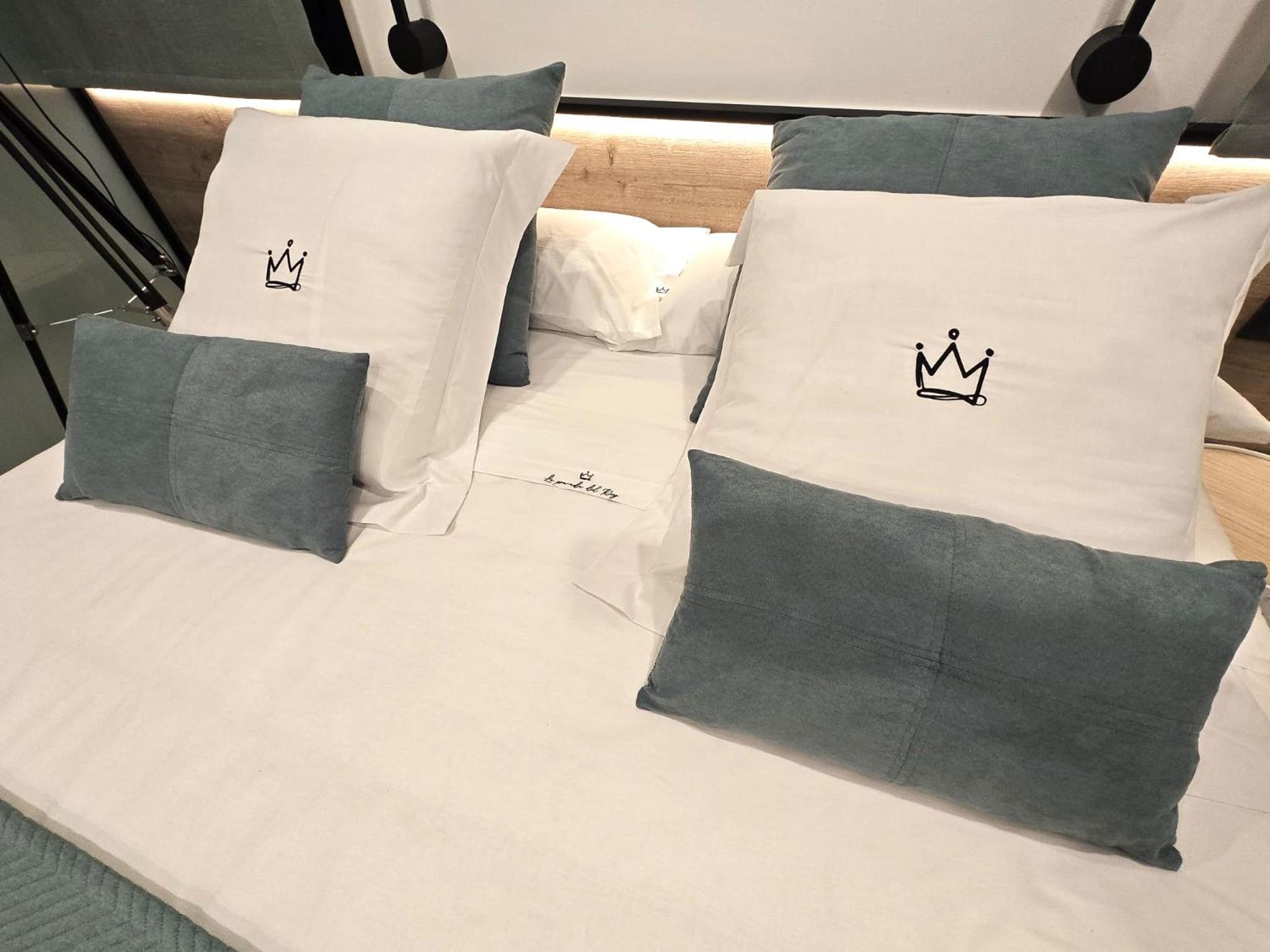 La Parada Del Rey - Luxury Suites プラセンシア エクステリア 写真