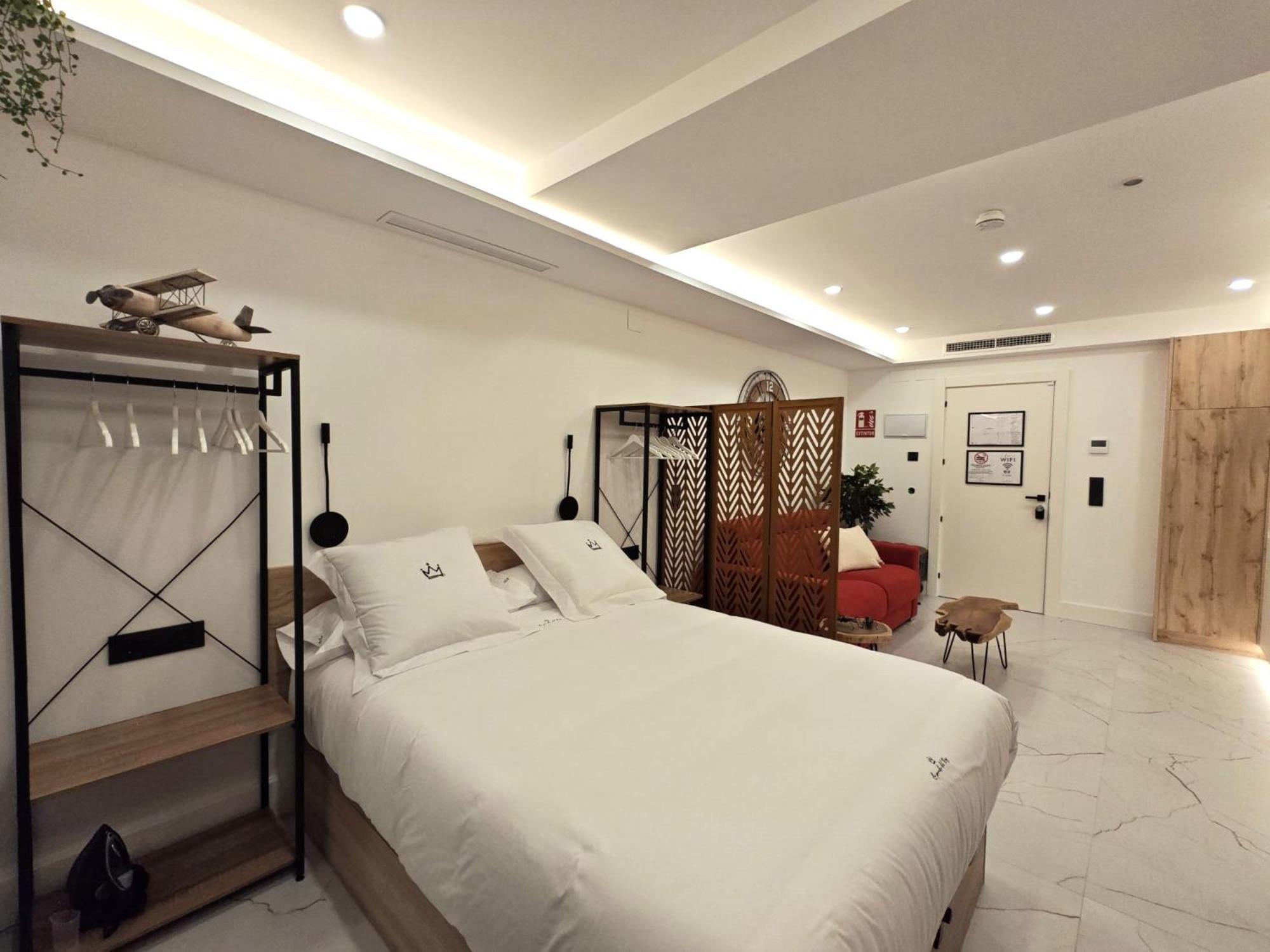 La Parada Del Rey - Luxury Suites プラセンシア エクステリア 写真