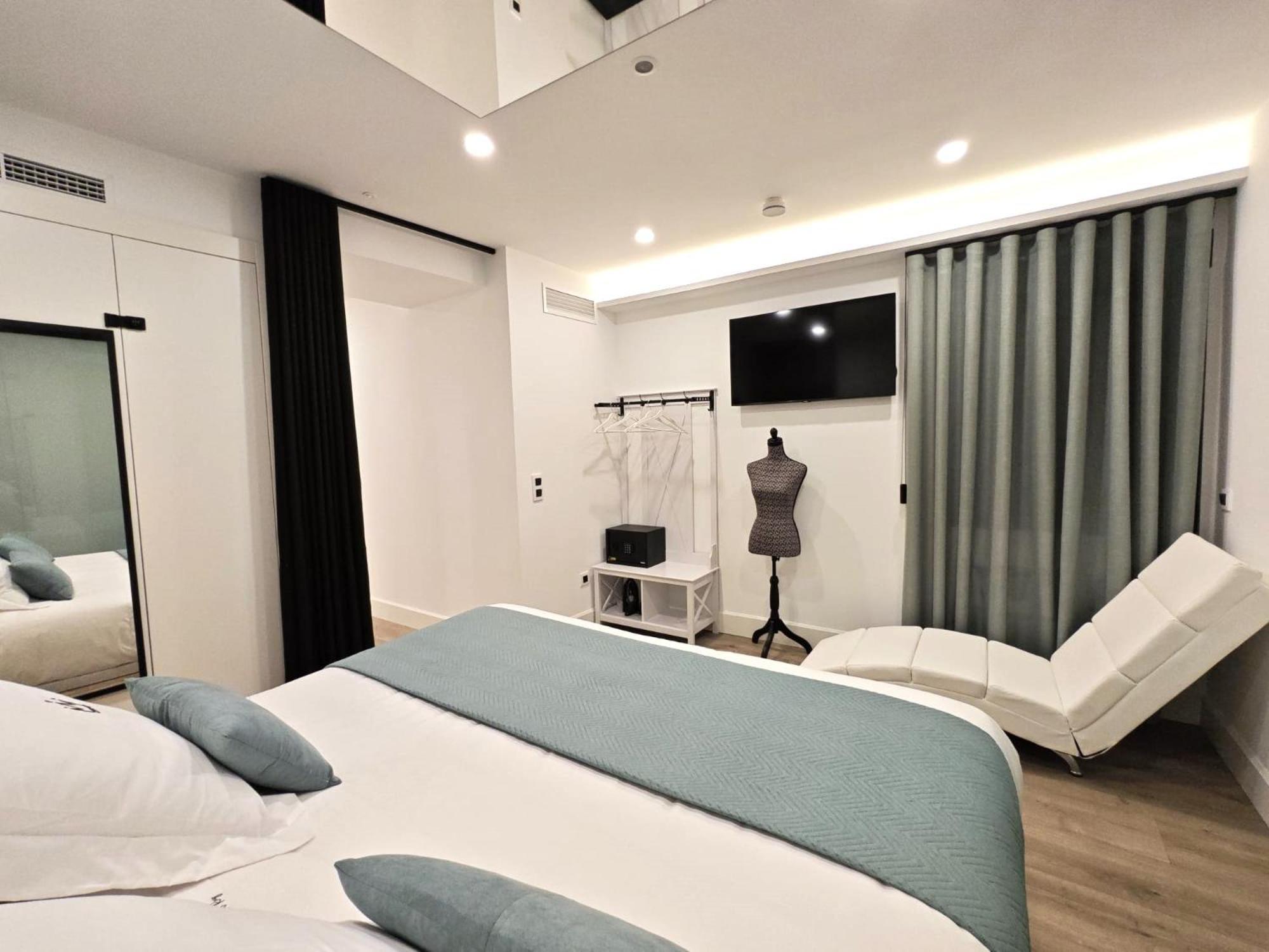 La Parada Del Rey - Luxury Suites プラセンシア エクステリア 写真