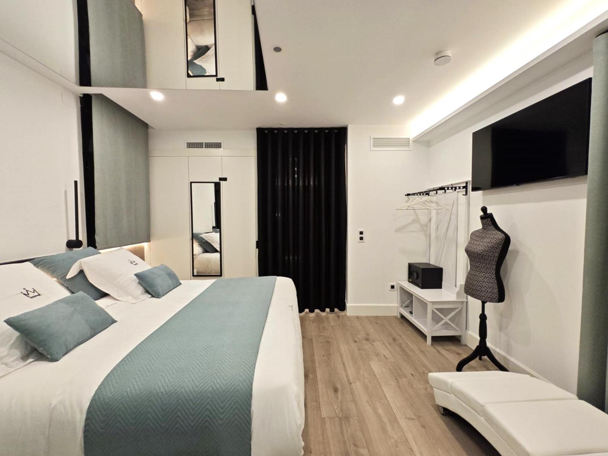 La Parada Del Rey - Luxury Suites プラセンシア エクステリア 写真
