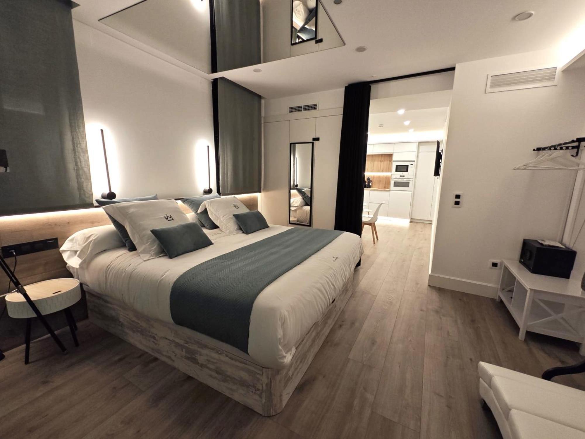 La Parada Del Rey - Luxury Suites プラセンシア エクステリア 写真