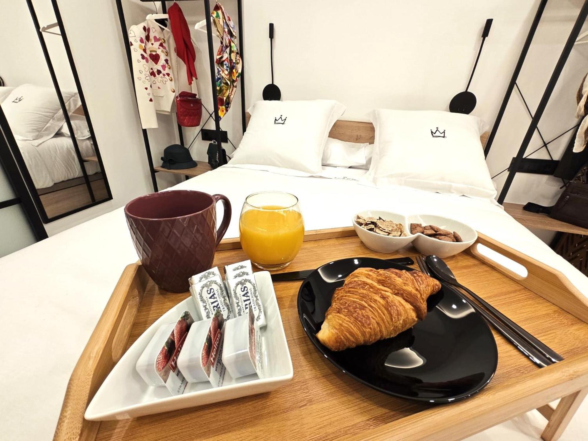 La Parada Del Rey - Luxury Suites プラセンシア エクステリア 写真